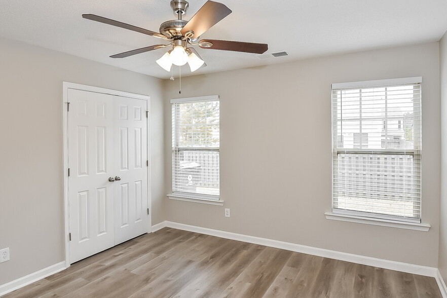 Building Photo - 214 Ben Ln