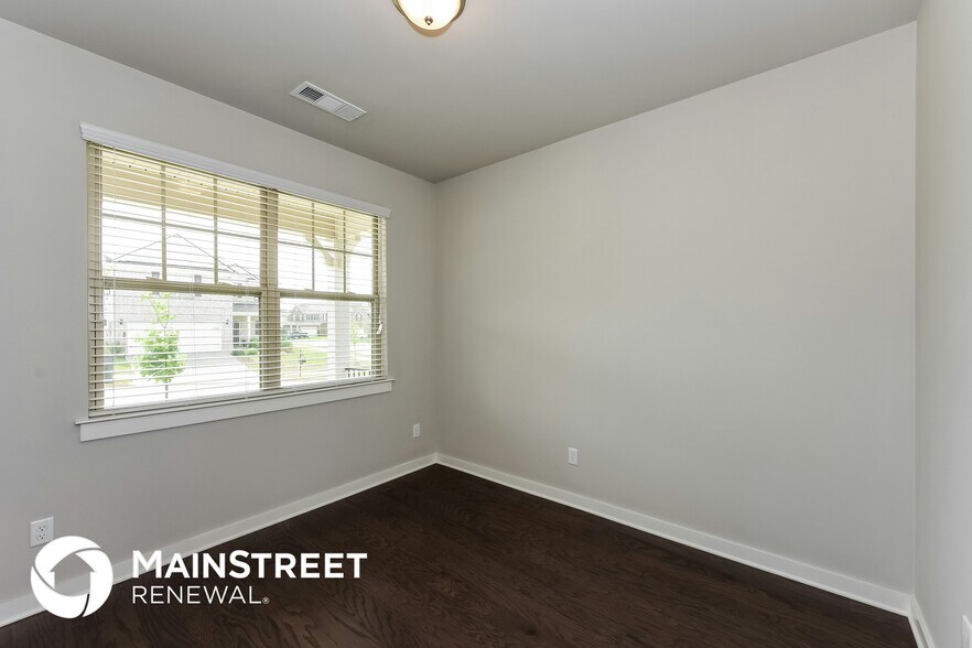 Building Photo - 389 Black Thorn Ln