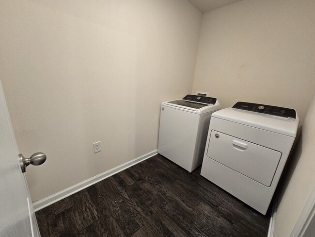 Building Photo - 118 Holston Cir