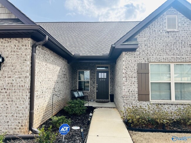 Building Photo - 292 Holt St