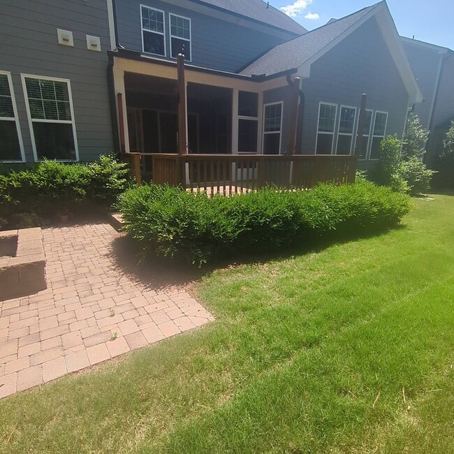 Building Photo - Beautiful 5 bed 4.5 bath in Holly Springs!