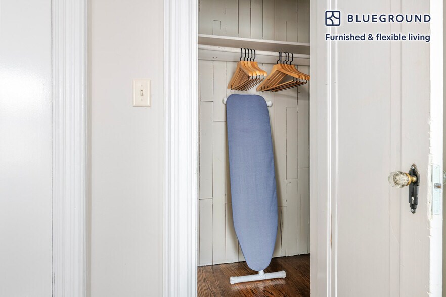 Building Photo - 232 Newbury St