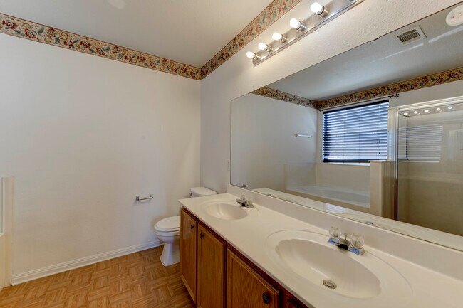 Building Photo - 4201 Thunder Creek Dr