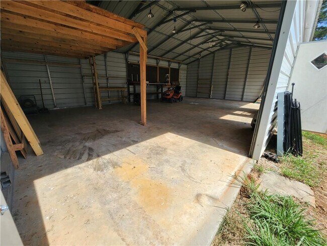 Building Photo - 5143 Ponderosa Farm Rd