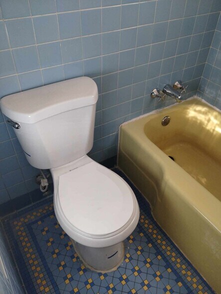 Building Photo - 1527 Jackson St