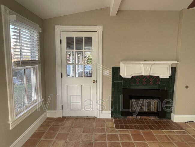 Building Photo - 26 Academy Ln