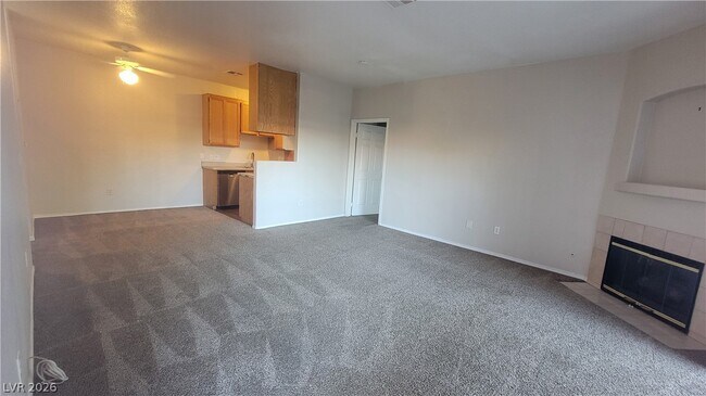 Building Photo - 4730 E Craig Rd