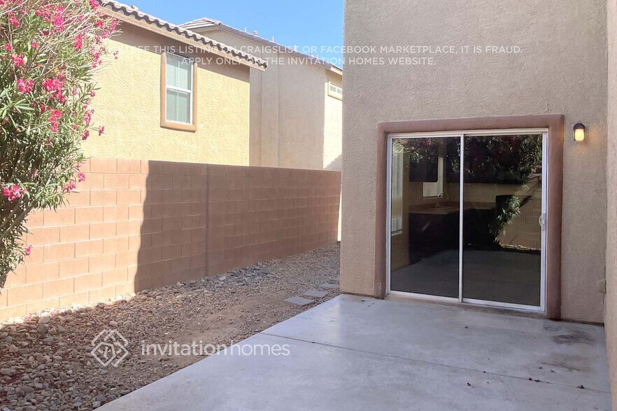 Building Photo - 9434 Fort Concho St