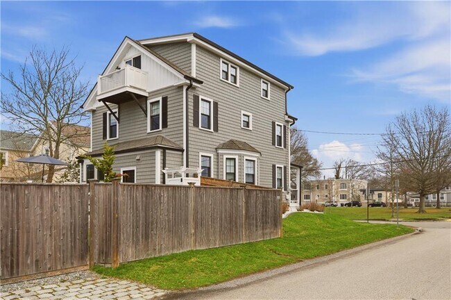 Building Photo - 23 Clinton St