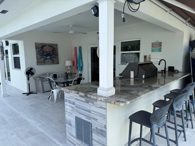 Building Photo - 1637 SE 1st St