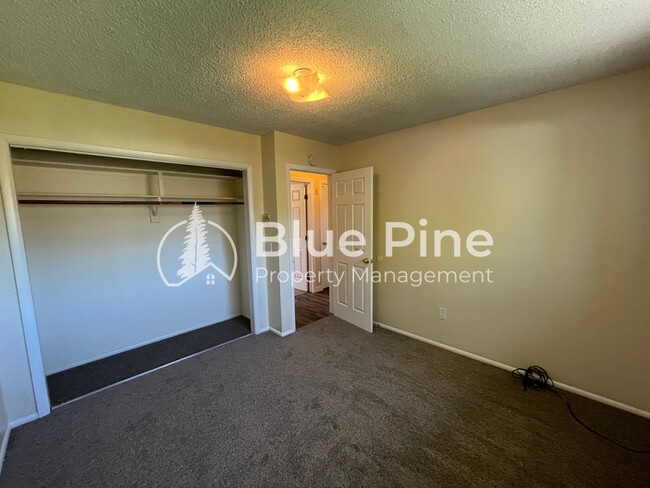 Building Photo - 450 Crimson Dr