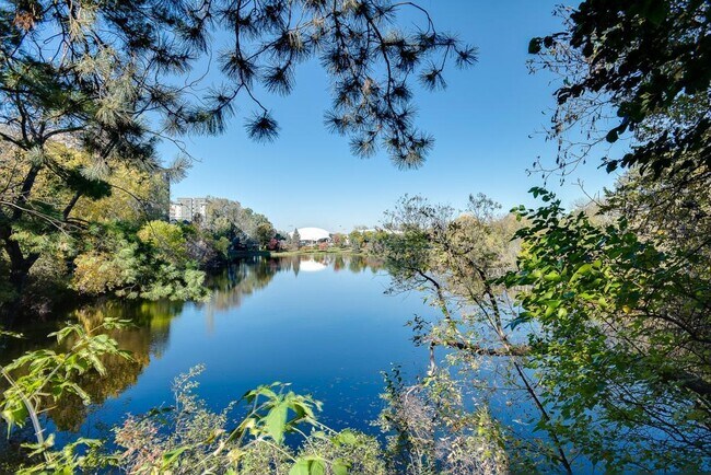 Building Photo - 4820 Park Commons Dr