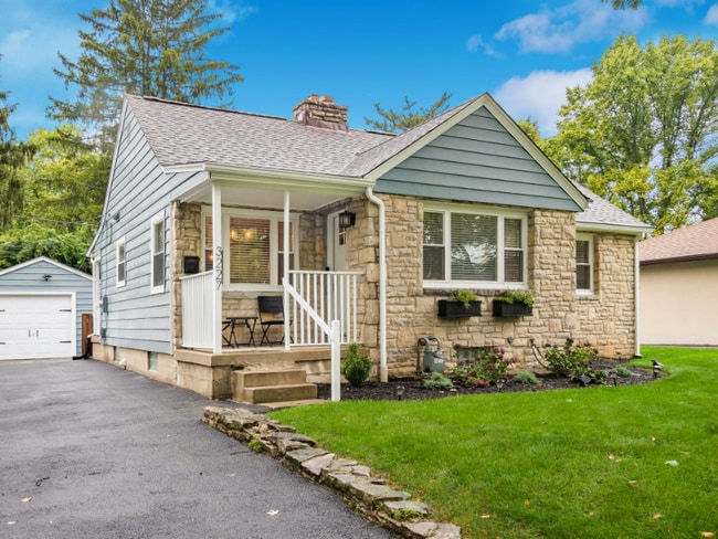 Primary Photo - 3227 Ainwick Rd