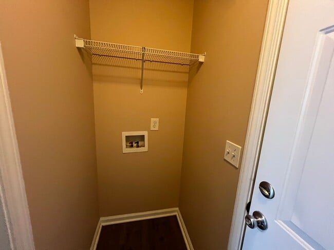 Building Photo - $250 Off First Month's Rent! Nice 3 Bedroom 2 Bath Home in Lavergne - Available Now!