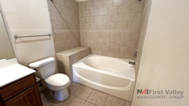 Building Photo - 1 Bedroom, 1 Bath