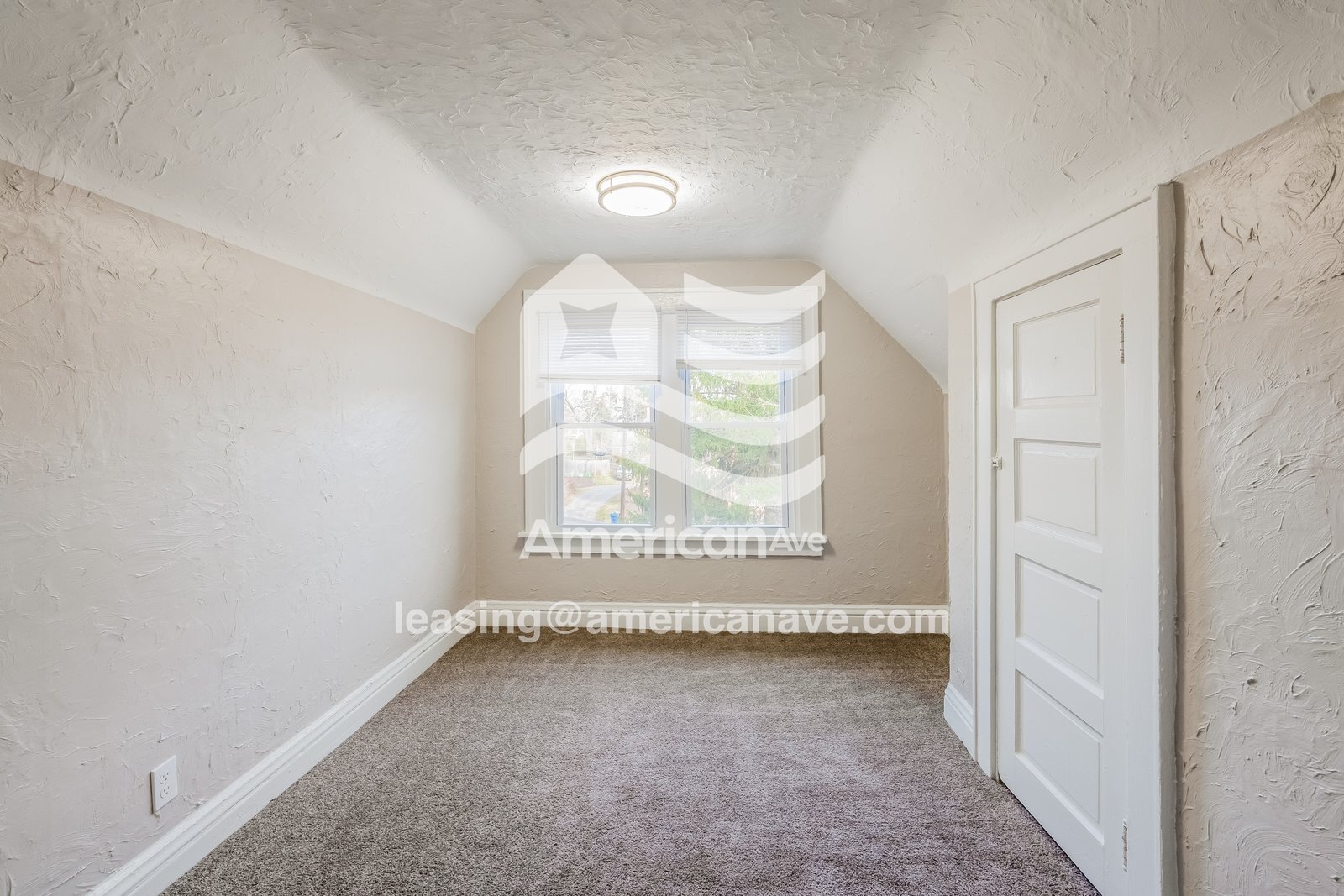 Building Photo - 349 James St