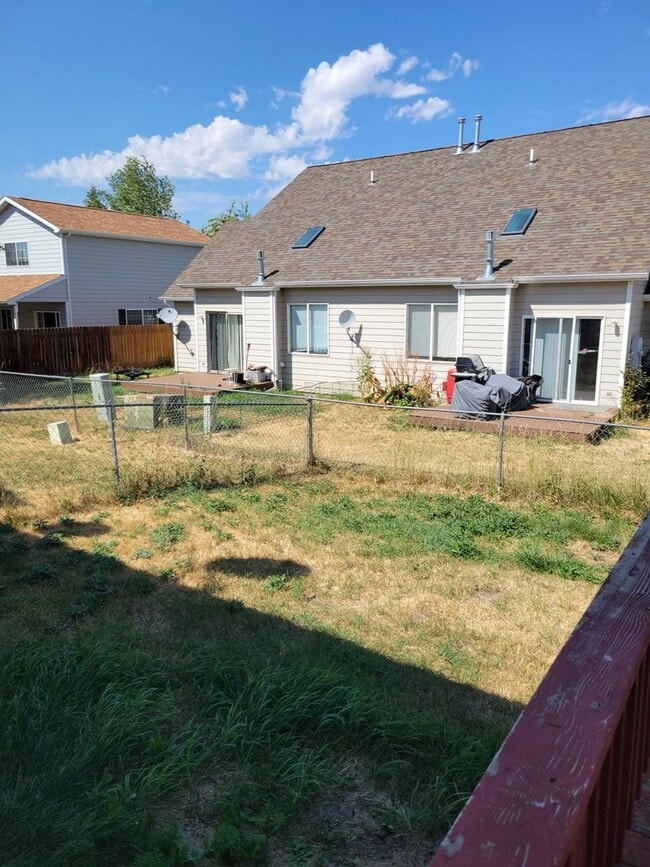 Building Photo - 3305 Laredo Dr