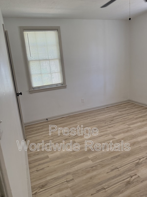 Building Photo - 155 Munson Dr