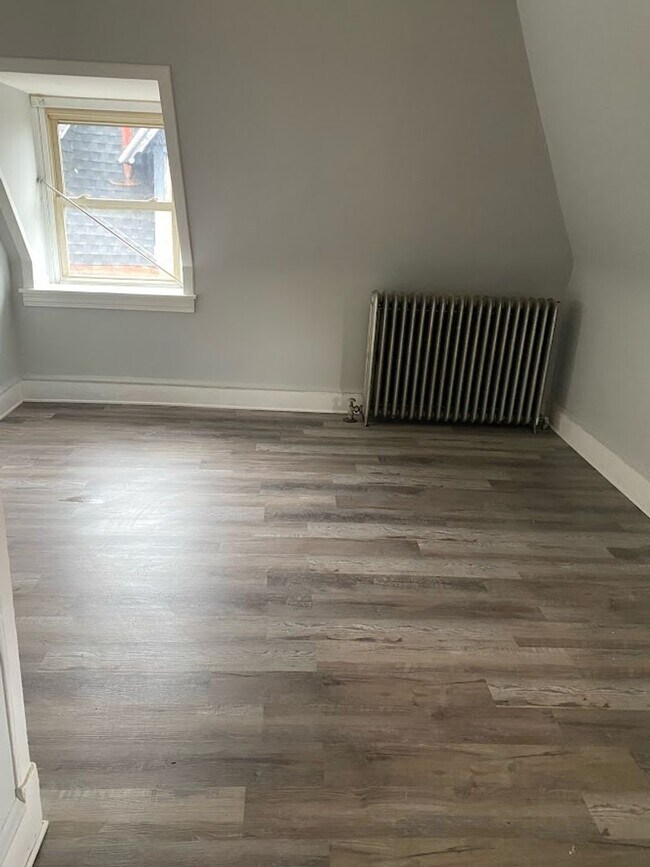 Building Photo - 405 Green Terrace