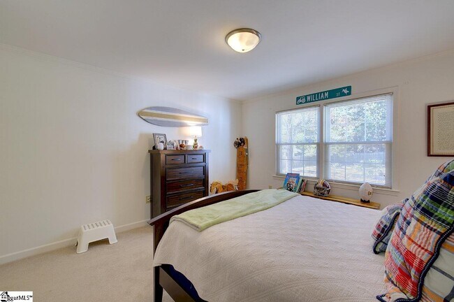 Building Photo - 104 Middle Brook Rd