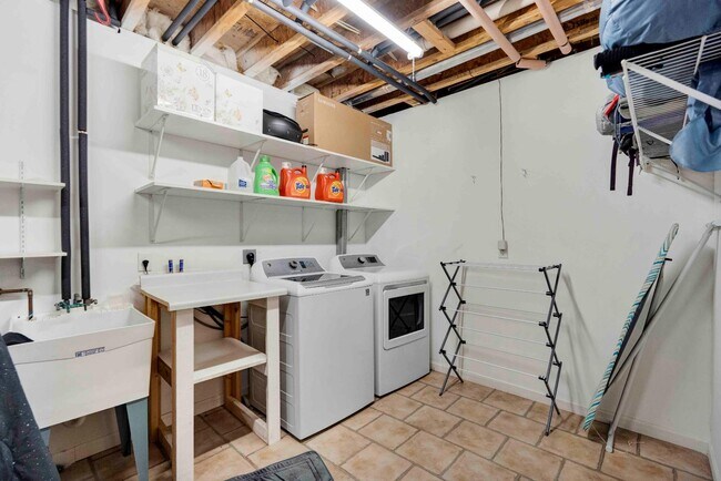 Building Photo - 3670 Sabertooth Trail