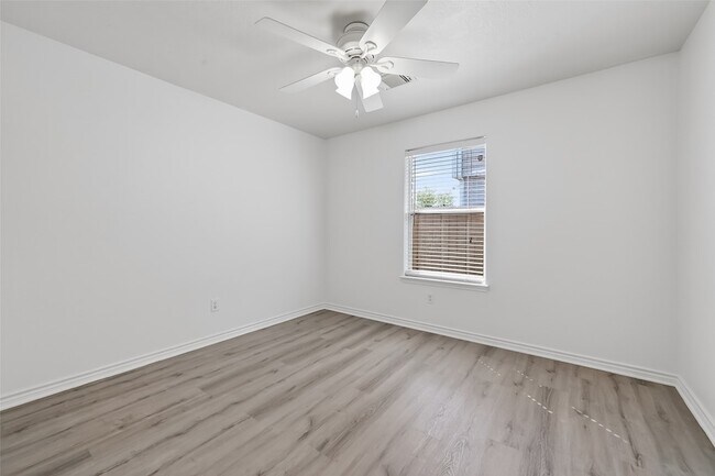 Building Photo - 9111 Grand Villa Ln