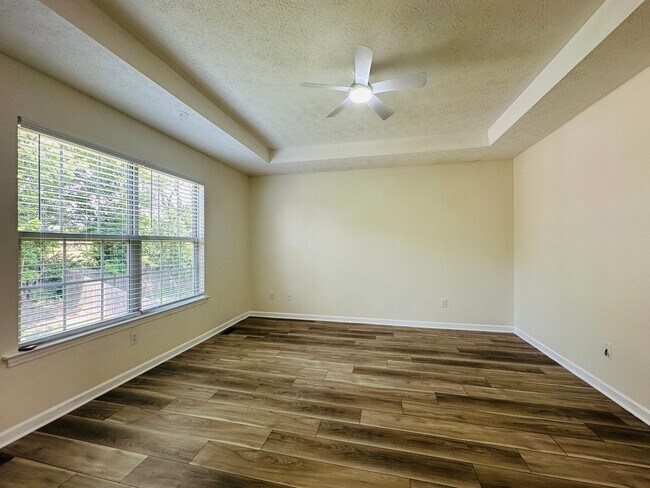 Building Photo - 1437 Day Lily Dr