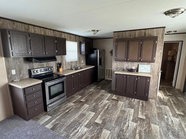 Building Photo - 89 Abalone St