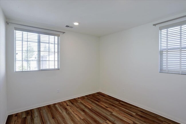 Building Photo - 9153 Foster Ln