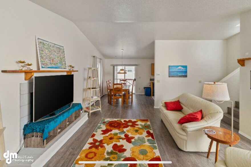 Building Photo - 2630 Klamath Dr