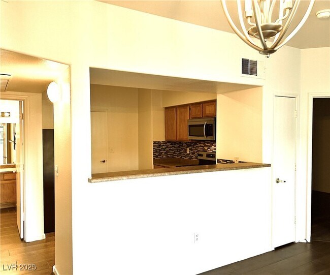 Building Photo - 7255 W Sunset Rd