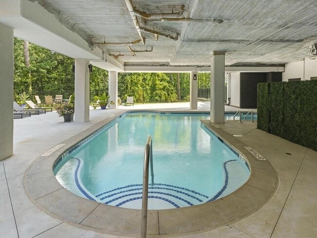 Building Photo - 6890 Peachtree Dunwoody Rd