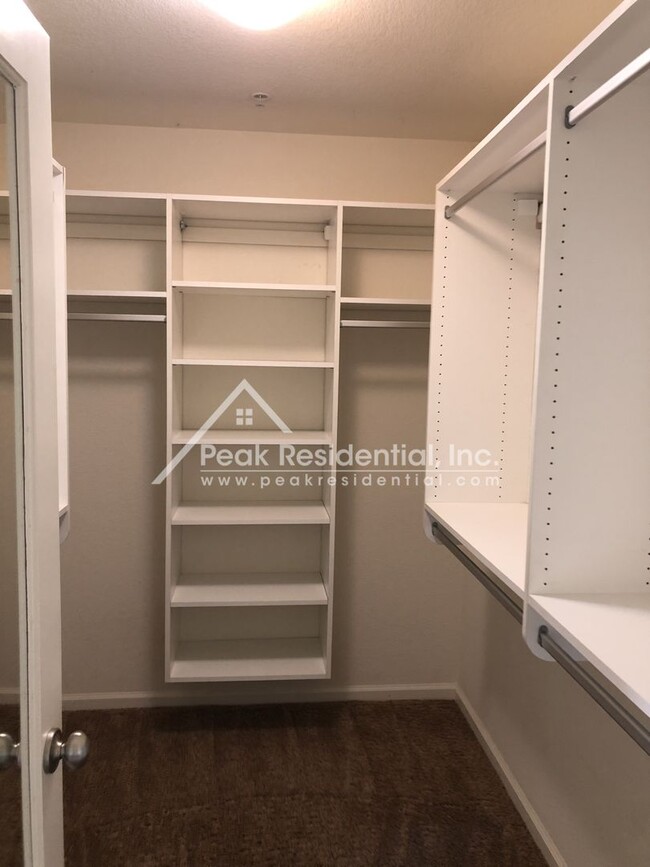 Building Photo - Newer 3bd/2.5ba North Natomas Condo with 2...