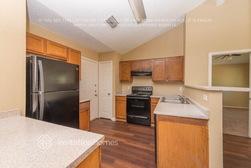 Building Photo - 2510 Rialto Way