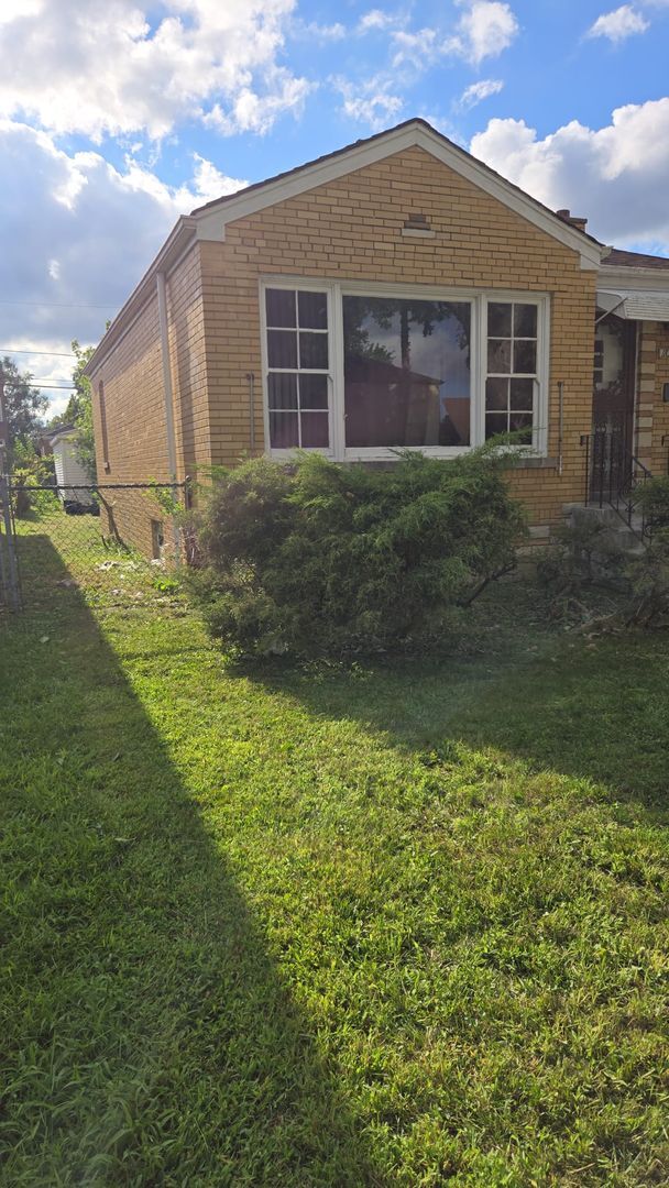 Building Photo - 2 Bed 1 Bath Single Family House | Detache...