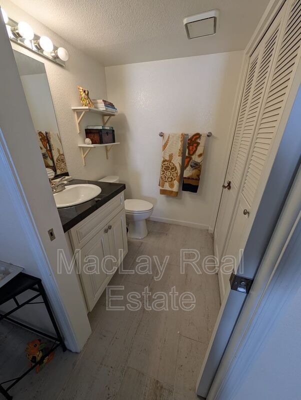 Building Photo - 9223 S 45th Pl