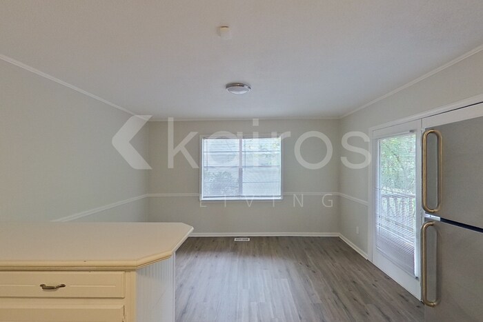 Building Photo - 5169 Beacon Dr