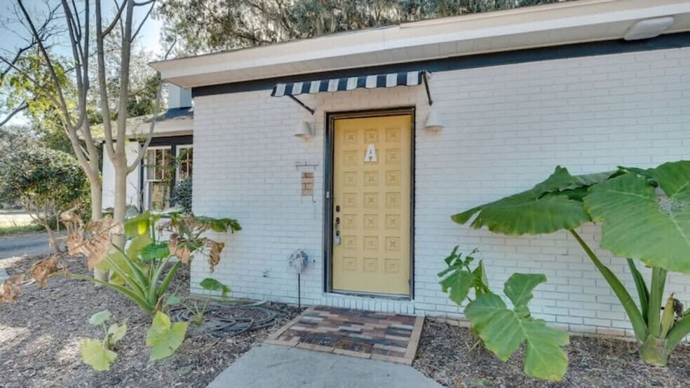Building Photo - 2601 Dogwood Ave