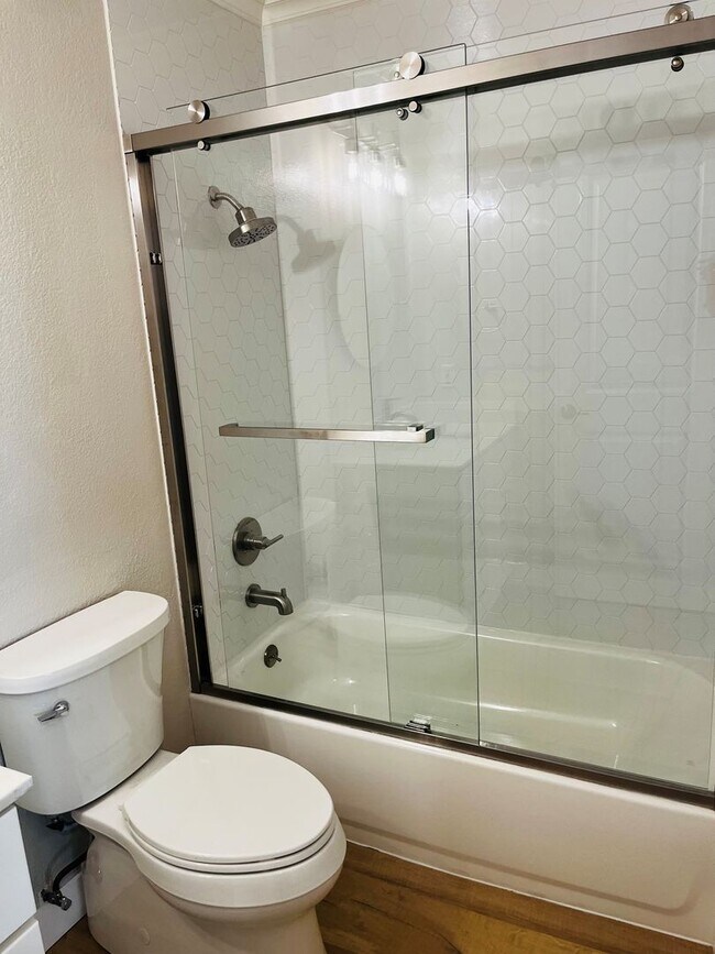 Building Photo - Single Level 2 Bedroom 2 Bath Danville Townhouse/Condo