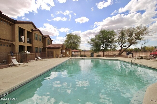 Building Photo - 1456 E 9th St