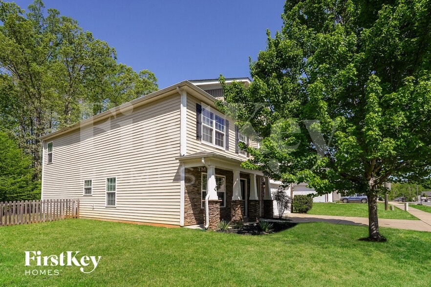 Building Photo - 1626 Weatherend Dr