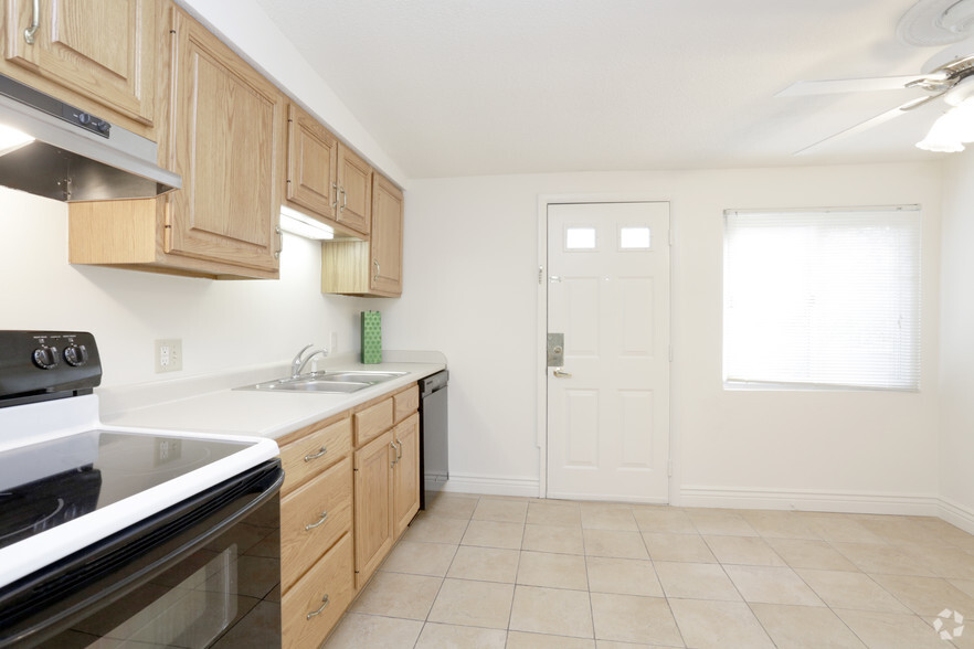 2 Bedroom - Kitchen - 1001 Francis Dr