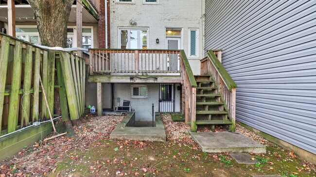 Building Photo - 1654 Gales St NE