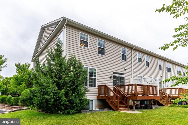 Building Photo - 27 Braeburn Dr