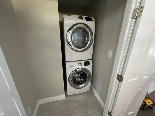 Building Photo - 4881 Oak Level Rd