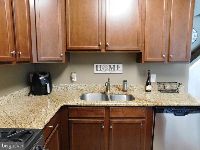 Building Photo - 82 Riverwalk Blvd