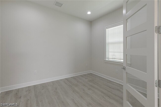 Building Photo - 6385 Arriba Ave