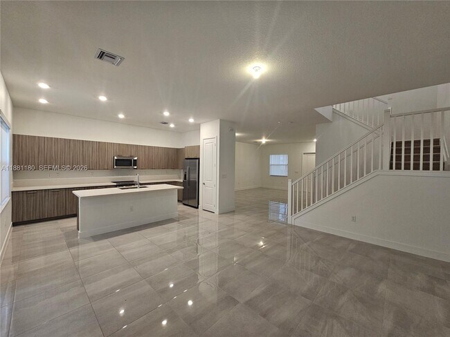 Building Photo - 4578 SW 174th Ave