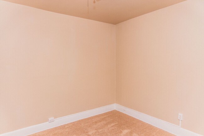 Building Photo - 1019 W Leigh St