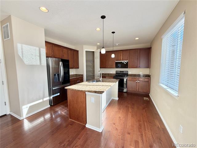 Building Photo - 25562 E 5th Pl